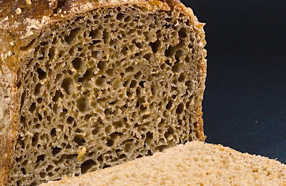 Raženi beskvasni hleb 350g - struktura sredine - Unimiller Pekara